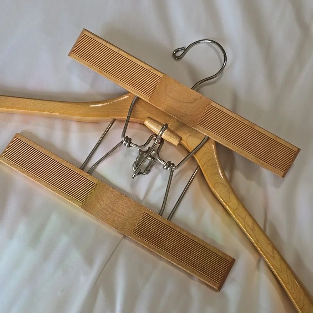 Setwell Vintage Wooden French Collar Deluxe Suit Hanger with Pant Clamp